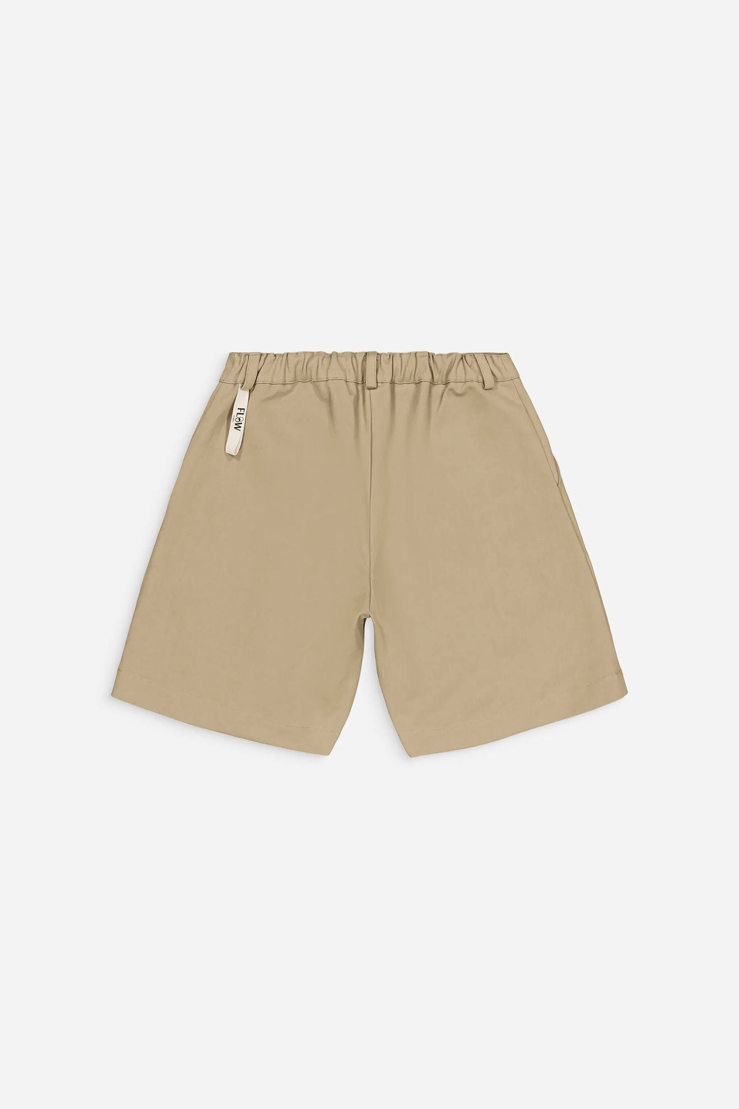 Bermuda unisexe écoresponsable, coupe intemporelle et moderne, alliant style urbain et confort.